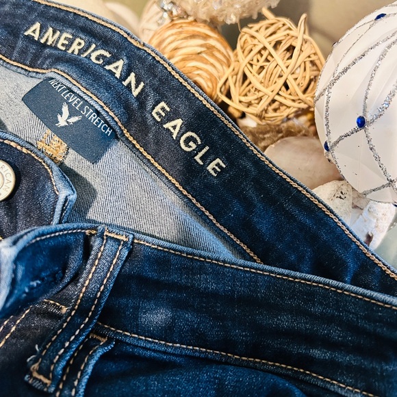 Size 6 | American Eagle High Rise Jegging – Dark Wash Stretch Denim - Picture 4 of 13